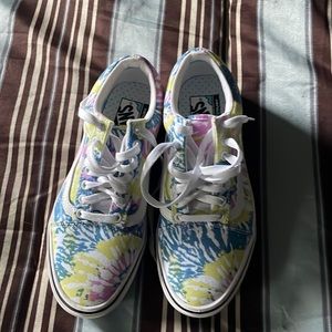 Vans shoes  size 9   Never been worn